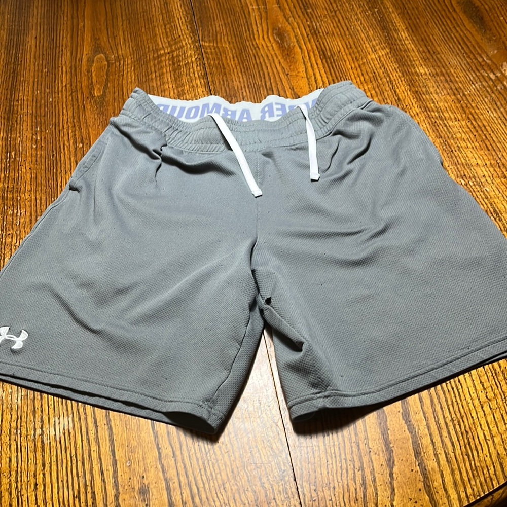 Under Armour Shorts w/ Pockets